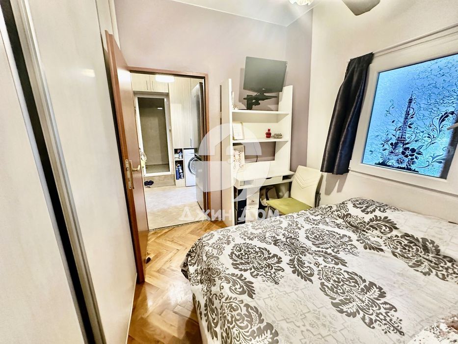 Продава се Двустаен апартамент в Бургас, Център - 45 кв.м за 2976 €/кв.м - Снимка #4