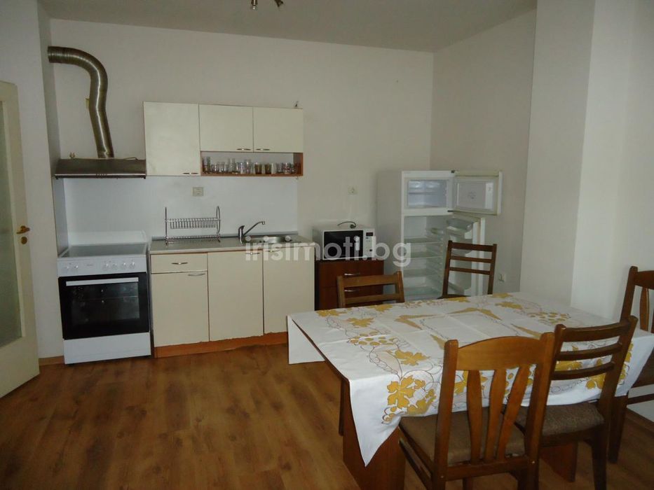 Дава се под наем Тристаен апартамент в София, Стрелбище - 118 кв.м за 797.64 € - Снимка #2