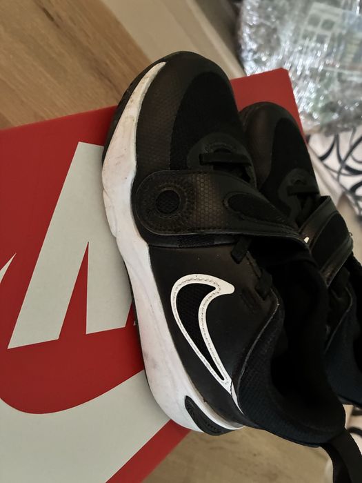 Продавам  маратонки nike