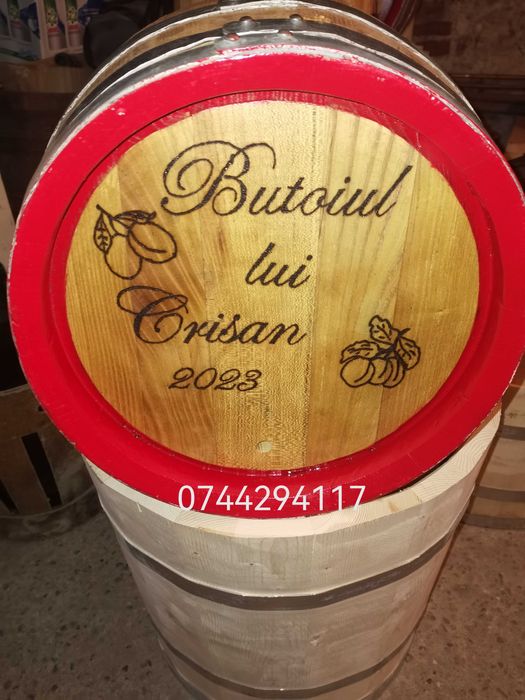 Butoaie din lemn diferite mărimi