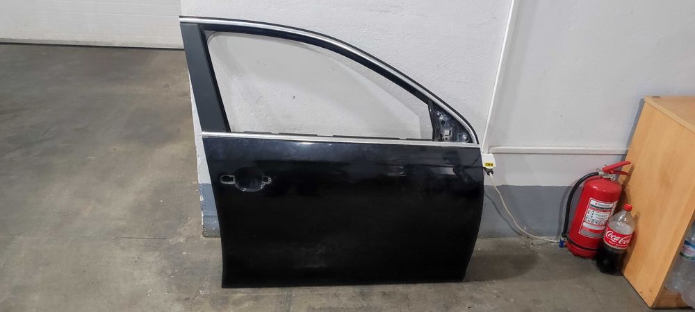 Usa fata dreapta volkswagen vw golf 5 variant cod vopsea LC9X