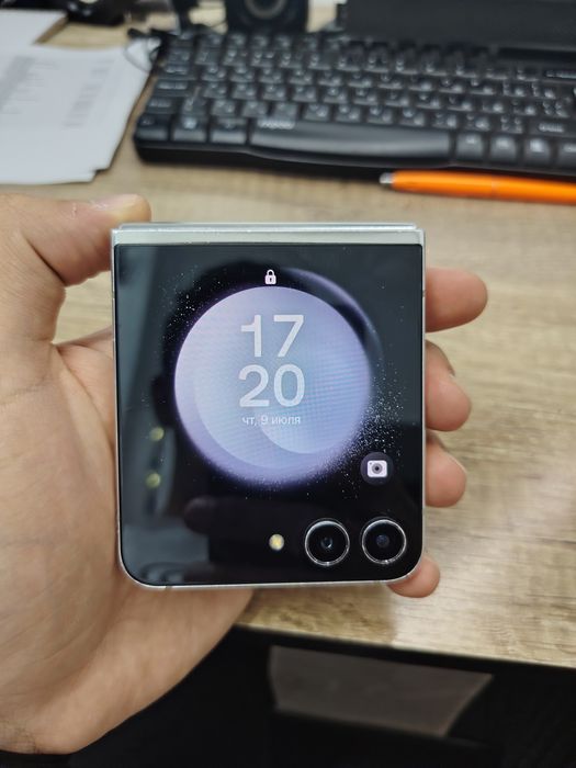 Срочно продаю samsung z flip 5 256гб