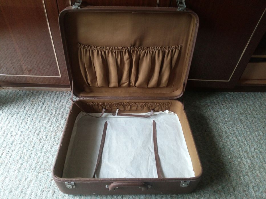 Кожен куфар с ключета