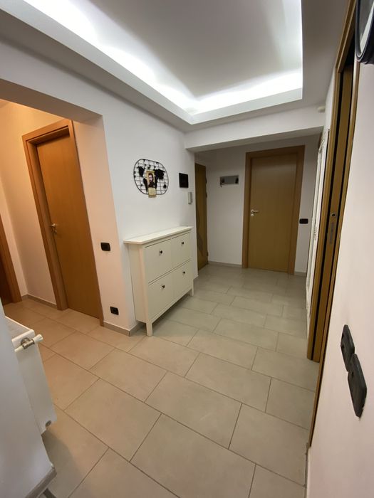 Inchiriez apartament 4 camere zona Uta