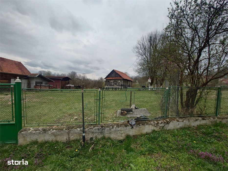 10 000 mp teren intravilan cu priveliste