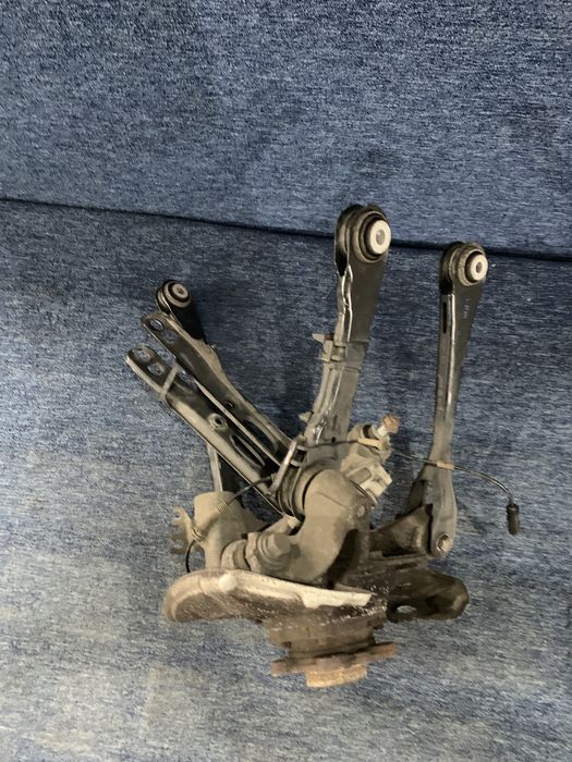 BMW Seria 5 G30 G31 XDrive Fuzeta brat brate amortizor planetara spate