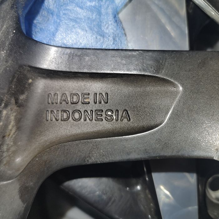 Продаю срочно  Автомобильные диски на 17