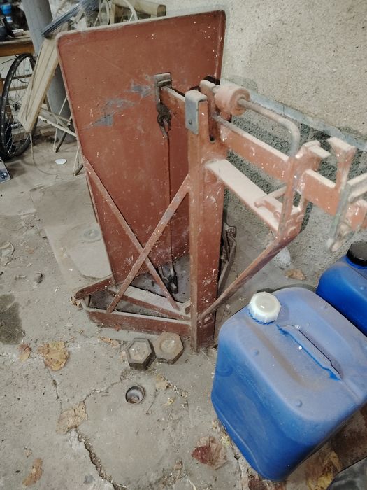 Cântar din fier cu greutăți