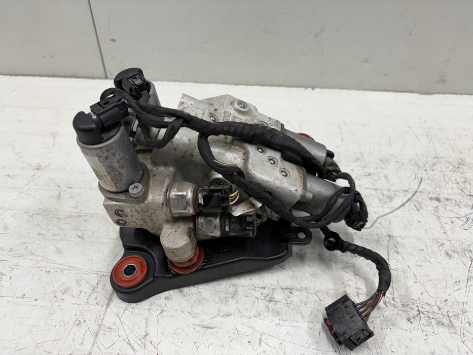 Помпа хидравлично окачване / Клапан блок динамик драйв БМВ Ф07 Ф10 Ф06