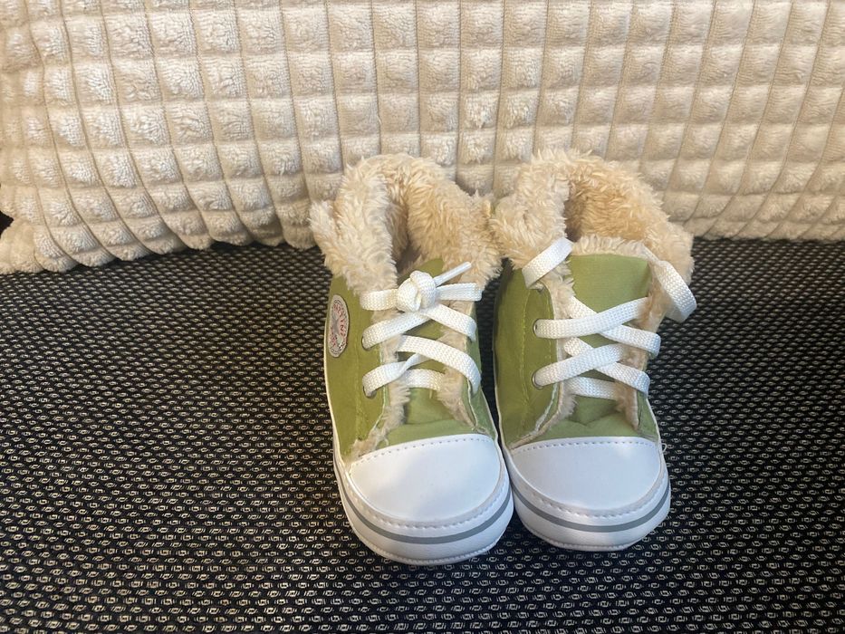 Бебешки буйки ботушче