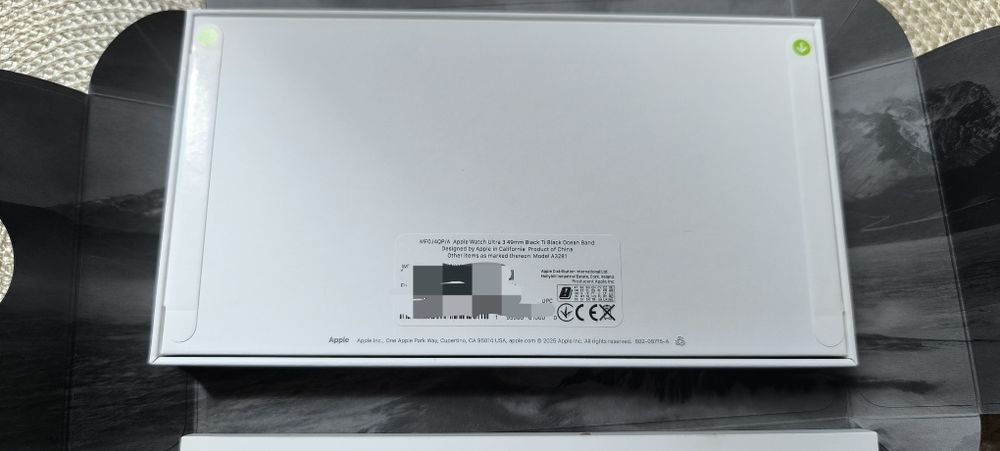 Продавам ЧИСТО НОВ, НЕОТВАРЯН смарт часовник Apple Watch 3 (Black Titanium) 49mm Black Ti Black Ocean Band – ИДЕАЛЕН ПОДАРЪК!