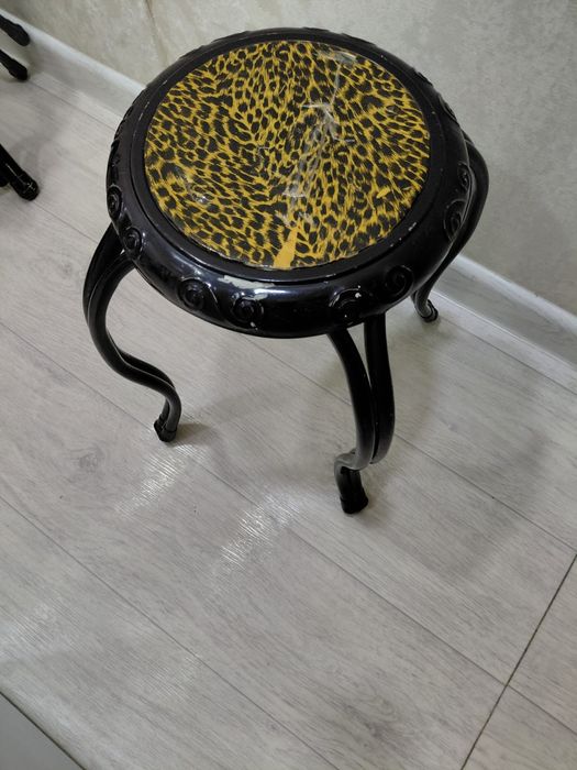 продам табуретки железные
