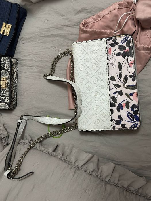 Guess бяла чанта