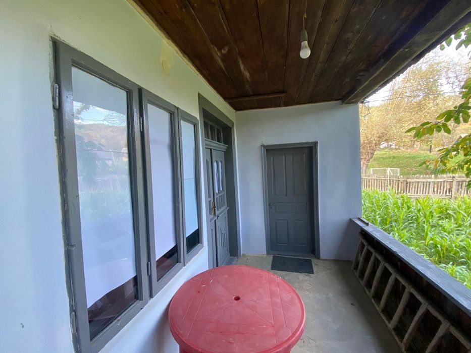 Casa batraneasca renovata cu teren