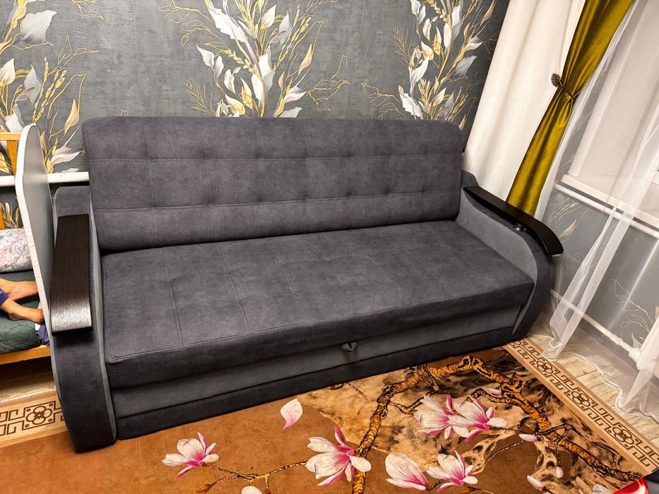 Синий диван двухместный