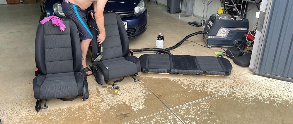 Curățare tapiterii  interioare  detailing auto