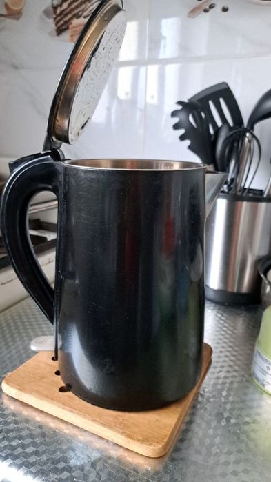 Электрический чайник от фирмы Haley.