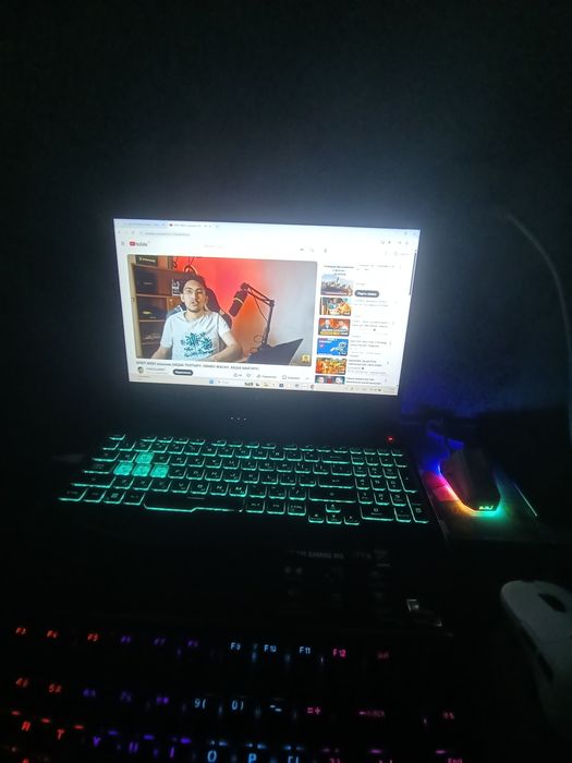 Продам нотбук почти новый не играл