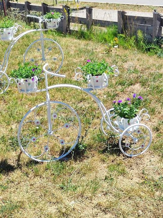 Цветарник за градинска декорация ръчна изработка