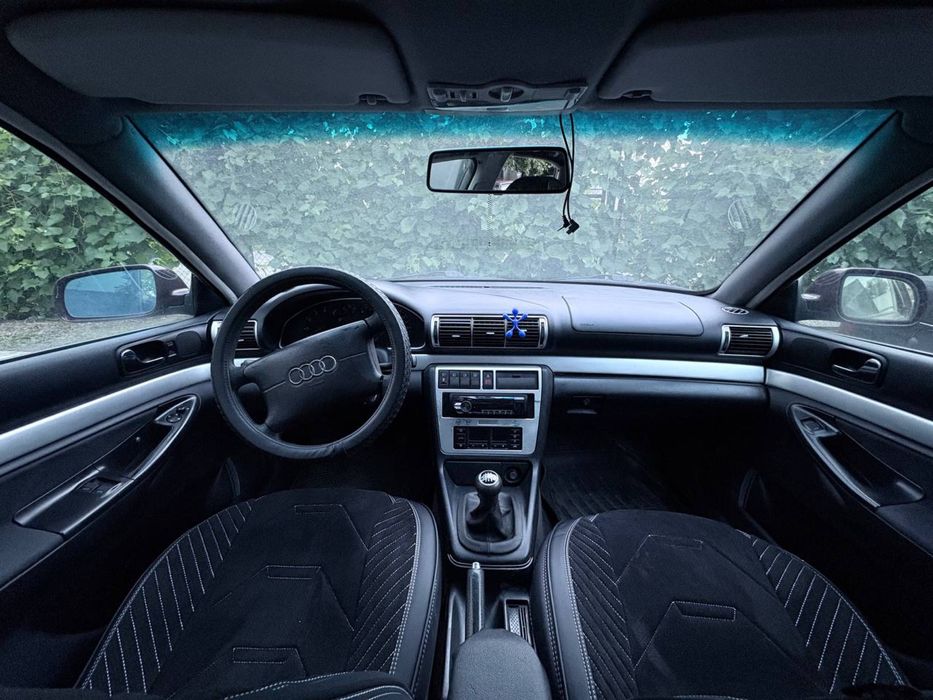 Audi A4, B5.