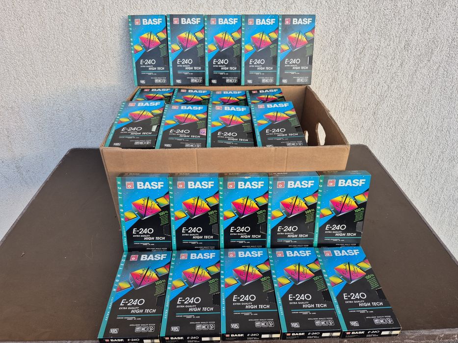 Vând 80 casete video VHS originale Basf de 240 min. colectie de filme