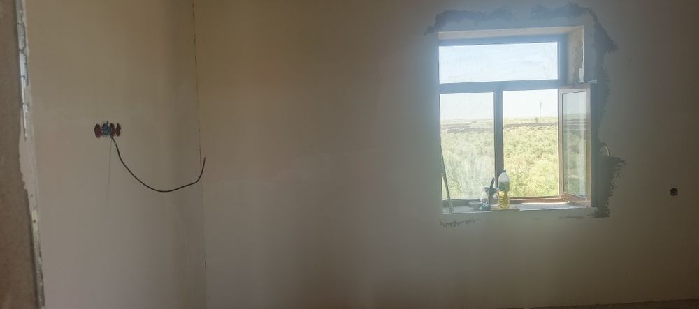 Уй сотилади ховуз  ошхона тандир айвон 3 хона 1 айвон хамма жой блокда