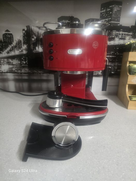 Продам кофемашину delonghi