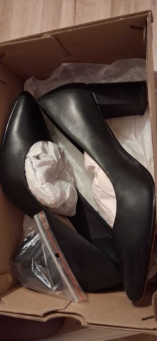 Официални дамски обувки Clarks 38