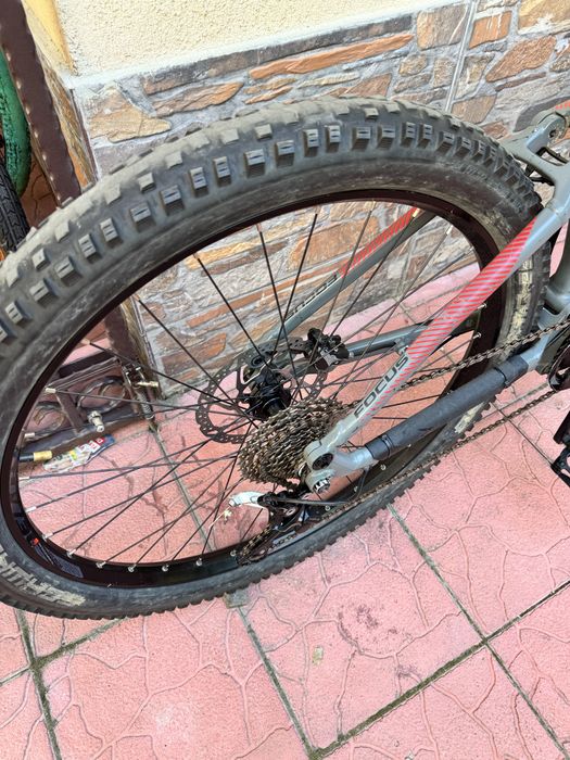 Bicicleta Focus electrica 27,5 hidraulica