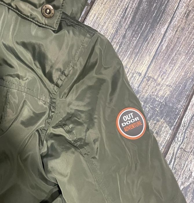 Продам детскую куртку.