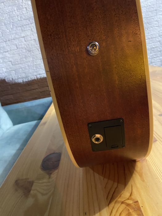 Продам гитару, бу, есть коциыки выдимые