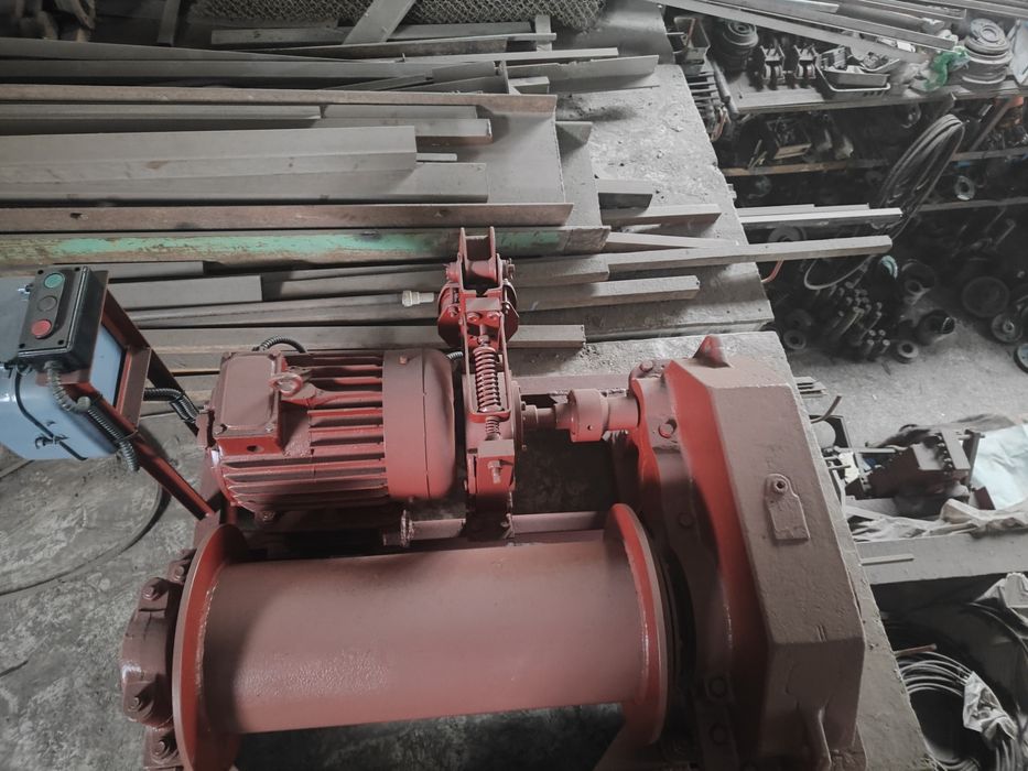 Продам лебёдку тяговою ЛМ 5