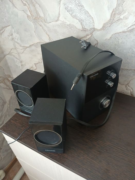 Продается буфер с калонками