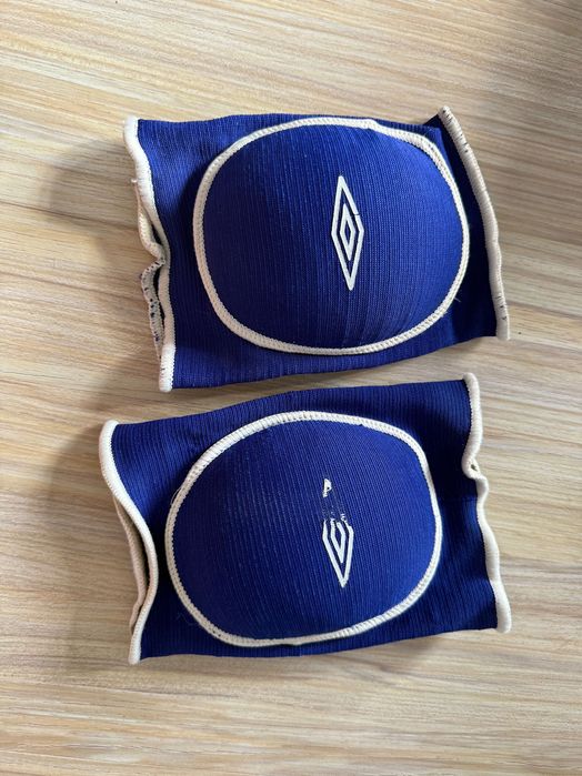 Наколенки  Umbro