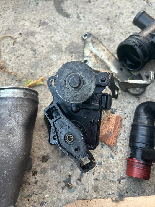 Motor Mercedes plus piesele de langa toate 5000 lei