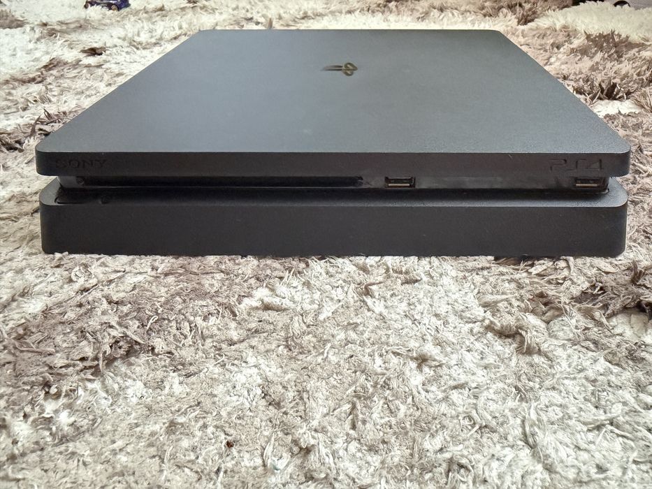 PlayStation 4 ( PS4) slim 500 gb