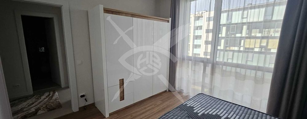 Дава се под наем Тристаен апартамент в София, Изгрев - 113 кв.м за 1396.38 € - Снимка #1