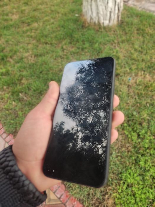 Samsung Galxy A54 5g.Xotira 128 gb 2 ta simkarta imeka utgan qonuniy..