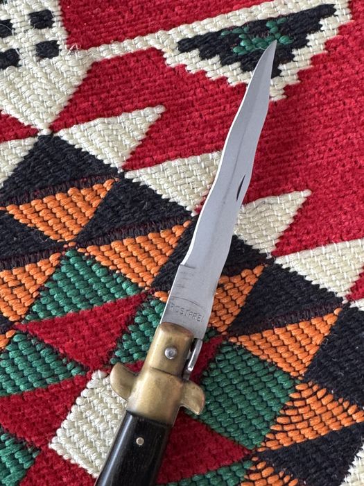 Cuțit stileto Italia anii 60-70 lamă model Kris