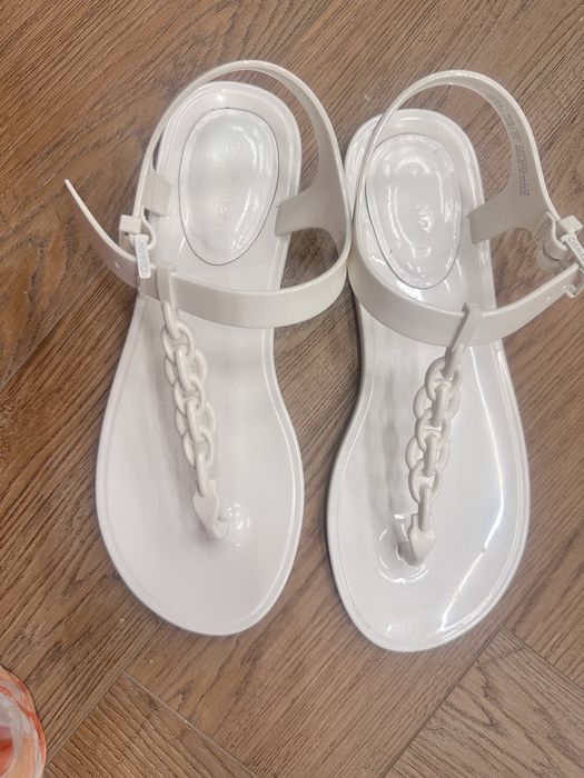 Продам босоножки  Calvin Clein  ( оригиналподходит для пляжного отдыха