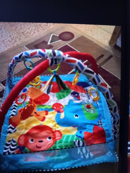 Детская игрушка с погремушками