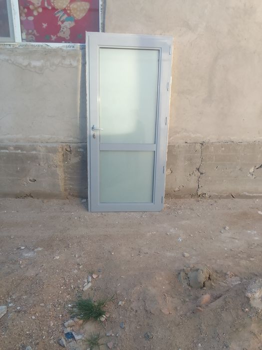 Алюминий есык сатылат жагдайы жаксы келыб Каран багасы 70 мын тенге