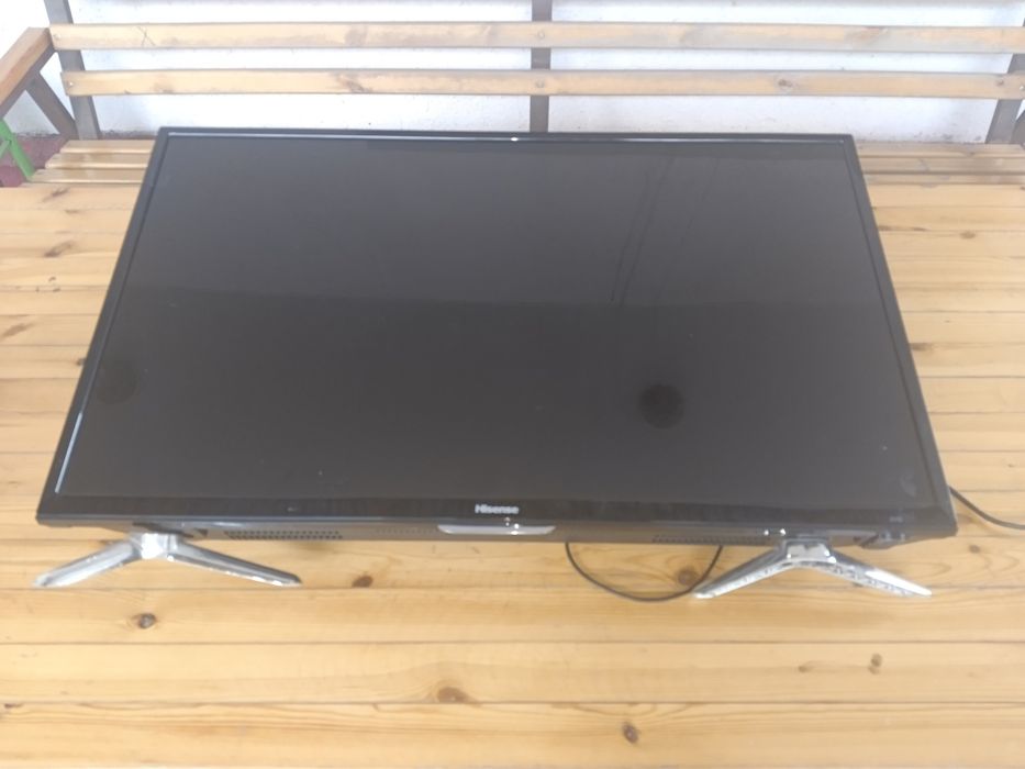 Срочно продам оригинал телевизор 32 Hisense