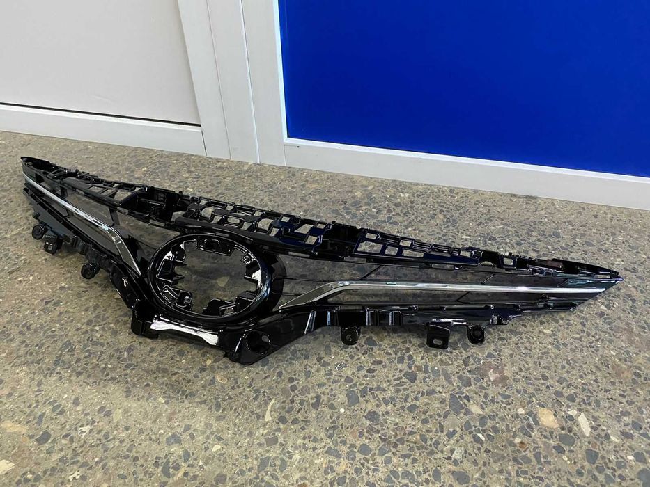 Решетка Радиатора для Toyota Camry 75