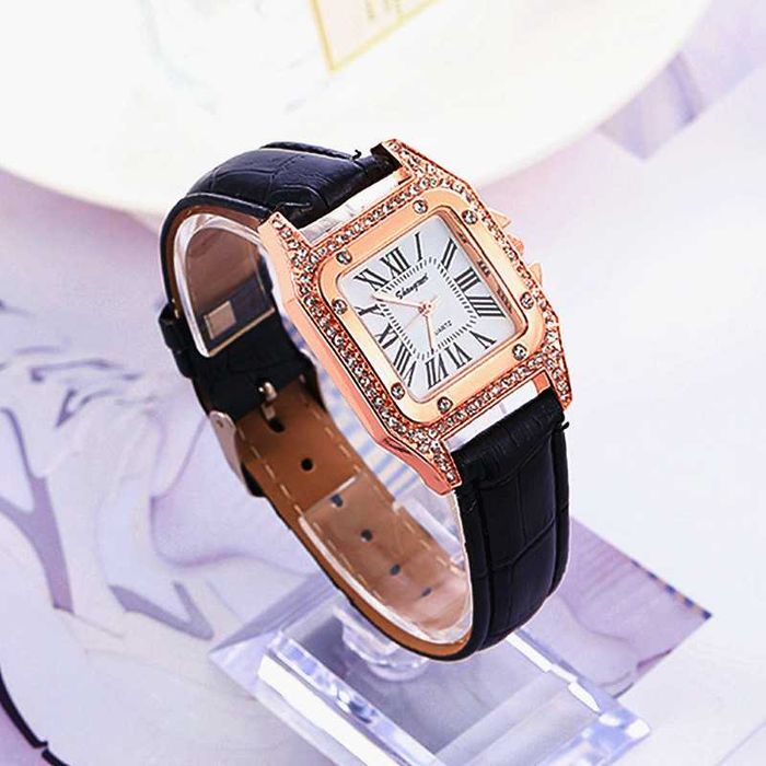 Красив дамски часовник