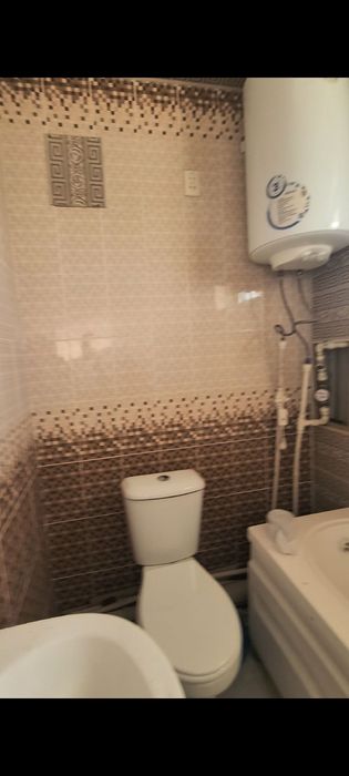 2 xonali kvartira sotiladi