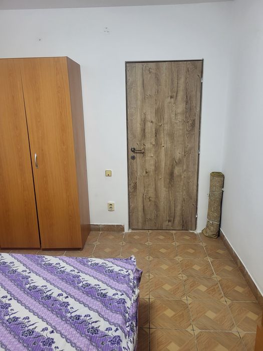 Inchiriez apartament semidecomandat 3 camere Giulesti