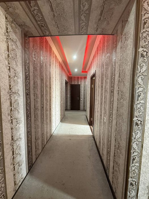 Янгихаёт 8 худуд 3 хона 7 этаж срочно сотилади