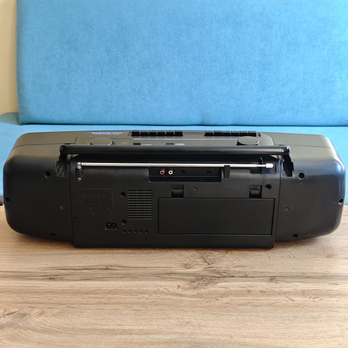 Двукасетъчен радиокасетофон Sony CFS-DW34S