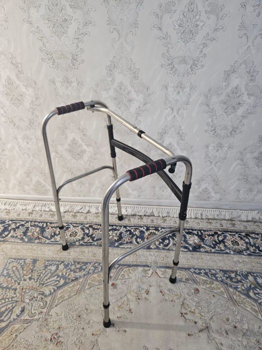 Костыли и ходунки